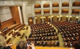 Parlamentul dezbate mâine referedumul propus de Traian Băsescu