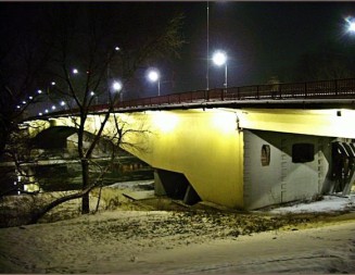 Tentativă de sinucidere pe Podul Golescu