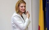 Preşedintele Băsescu a semnat numirea Ramonei Mănescu ca ministru al Transporturilor